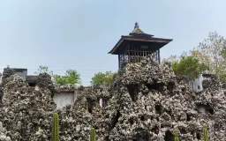 Taman Wisata Goa Sunyaragi Cirebon