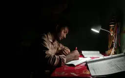 SKS: Kebiasaan Buruk atau Mekanisme Bertahan Mahasiswa?