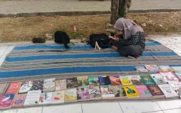Cerita Perjalanan Menuju Palimanan dan Belajar Keberanian dari Lapak Baca Buku Gratis Cirebon