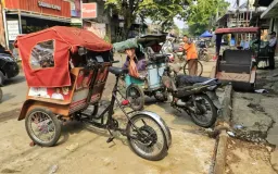 Elektrifikasi Becak Bukan Transformasi Sistem Transportasi