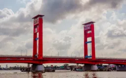 Dari Wilayah Ilir ke Ulu: Sejarah Jembatan Ampera Peninggalan Soekarno