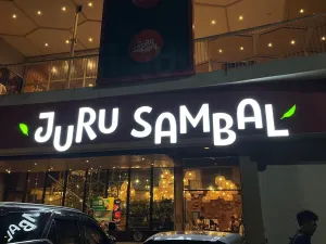 Juru Sambal di Burangrang, Kota Bandung. (Sumber: Dokumentasi Pribadi)