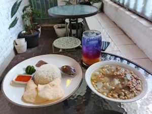 Soto Bandung, Gang Selera Cibadak, Kamis, 26 Juni 20025 (Sumber: Dokumentasi Penulis | Foto: Dias Ashari)