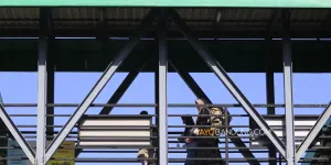 Pemudik di Terminal Leuwipanjang, Kota Bandung, Sabtu 14 Maret 2026. (Sumber: Ayobandung.com | Foto: Irfan Al-Faritsi)