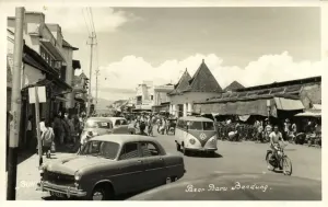 Pasar baru bandung pasca kemerdekaan. (Sumber: KITLV)