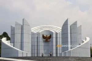 Monumen Perjuangan Rakyat Jawa Barat terletak di Jalan Dipati Ukur Nomor 48, Kota Bandung. (Sumber: Ayobandung.com | Foto: Irfan Al-Faritsi)