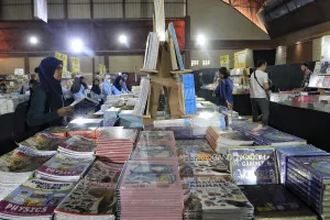 Festival Literasi Pages and Plates 2026 featuring Big Bad Wolf Books di Bikasoga Sport Center, Kota Bandung. (Sumber: Ayobandung.com | Foto: Irfan Al-Faritsi)