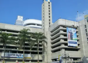 Kantor Bank BJB. (Sumber: ayobandung.com | Foto: Irfan Al-Faritsi)
