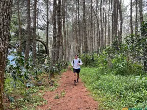 Bagas Aji Prakoso saat menjajal Tahura Djuanda. (Sumber: ayobandung.id | Foto: Ilham Maulana)