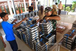 FAGI Jabar ingatkan bahwa tugas utama guru adalah mengajar, bukan mengurusi MBG. (Sumber: Ayobandung.com | Foto: Irfan Al-Faritsi)