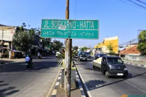 Jalan Soekarno Hatta membentang sejauh 18 kilometer dari timur ke barat di kawasan selatan Kota Bandung. (Sumber: ayobandung.id | Foto: Irfan Al Faritsi)