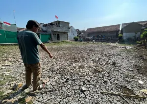 Kemarau panjang yang terjadi dalam beberapa bulan terkahir, membuat kekeringan melanda di Kecamatan Rancaekek, Kabupaten Bandung. (Sumber: ayobandung.com | Foto: Mildan Abdalloh)