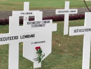 Nisan para korban kekejaman Jepang (dari Kamp Lembang) yang berlokasi di Ereveld Ancol, Jakarta. (Foto: Anggara)