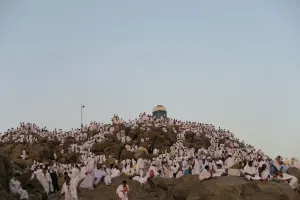 Puncak Arafah di Makkah, Arab Saudi. (Sumber: Unsplash | Foto: ekrem osmanoglu)