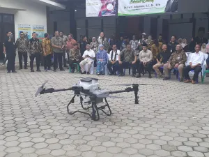 Demo drone produksi Iter Aero di Kabupaten Subang terkait dengan bidang perkebunan (Sumber: dokpri | Foto: Totok Siswantara)