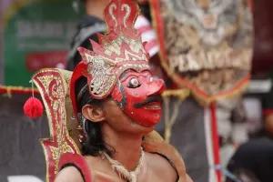 Topeng Banjet merupakan kesenian tradisional khas Karawang, Jawa Barat. (Sumber: Wonderful Indonesia)