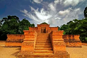 Candi Muaro Jambi (Sumber: Pemerintah Provinsi Jambi (jambiprov.go.id))
