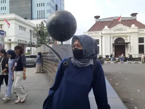 Wisata jalan kakai di sekitar Alun-Alun Kota Bandung (Sumber: dokpri | Foto: Sri Maryati)