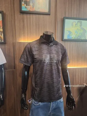 Loyalitas Bobotoh dalam merchandise Persib x Weekend Offender. (Sumber: TikTok @terracedistric)