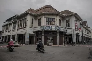 Salah satu gedung cagar budaya di Kota Bandung. (Sumber: Ayobandung.id | Foto: Kavin Faza)