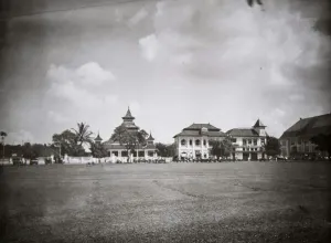 Alun-Alun Bandung pada masa kolonial. (Sumber: KITLV)