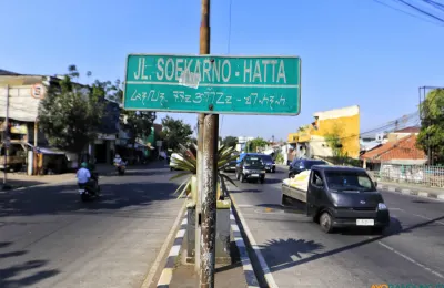 Jalan Soekarno Hatta membentang sejauh 18 kilometer dari timur ke barat di kawasan selatan Kota Bandung. (Sumber: ayobandung.id | Foto: Irfan Al Faritsi)