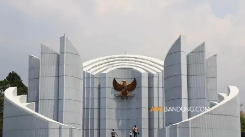 Monumen Perjuangan Rakyat Jawa Barat terletak di Jalan Dipati Ukur Nomor 48, Kota Bandung. (Sumber: Ayobandung.com | Foto: Irfan Al-Faritsi)