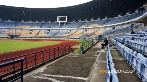 Stadion GBLA yang menjadi kandang Persib Maung Bandung. (Sumber: ayobandung.com | Foto: Irfan Al-Faritsi)