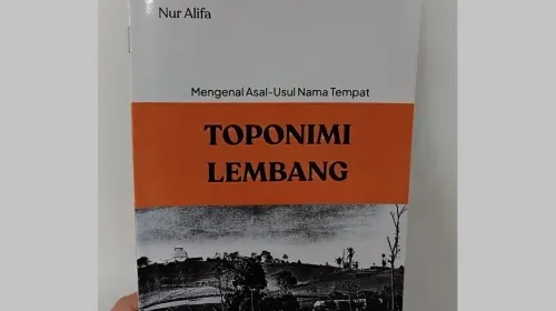 Buku Toponimi Lembang. (Foto: Malia Nur Alifa)
