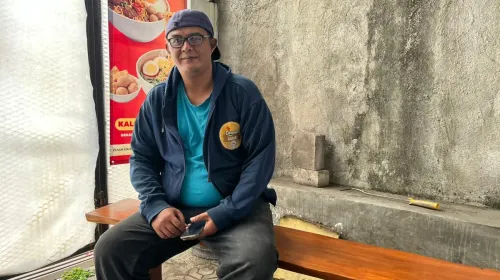 Admin Dagelan Jabar Nono Sugianto. (Sumber: ayobandung.id | Foto: Ilham Maulana)