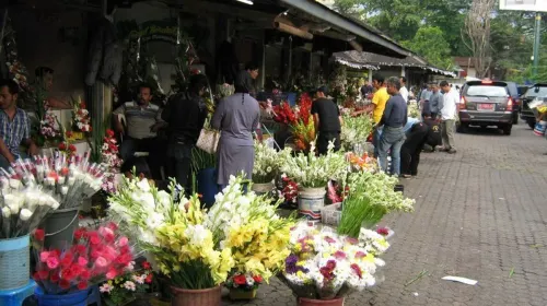 Pasar kembang Wastukencana kota Bandung (Sumber: pasarbungawastukencana.com)