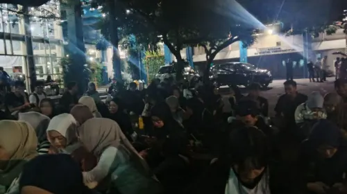 Bagaimana mungkin kita mengajak orang lain untuk peduli kepada mereka yang diperlakukan semena-mena. Sementara dengan orang terdekat kita tidak peduli dengan waktunya. (Sumber: Dokumentasi Penulis | Foto: Dias Ashari)
