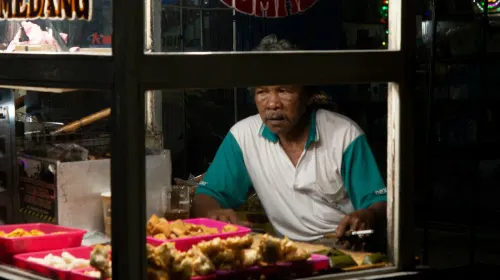 Gorengan sebagai salah satu jajanan makanan murah. (Sumber: unsplash | Foto: luthfian alfajr)