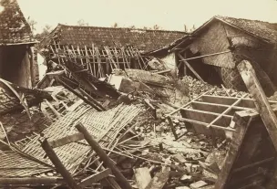 Ilustrasi kerusakan gempa Cianjur tahun 1879. (Sumber: KITLV)