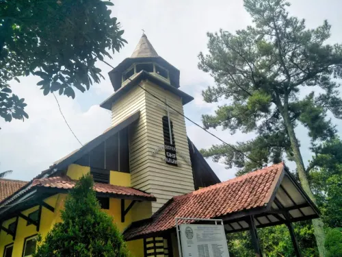 Bangunan Gereja Kristen Pasundan Jemaat Palalangon di Cianjur, Jejak Interaksi Sunda dan Kekristenan. (Sumber: Dokumentasi Pribadi | Foto: Arfi Pandu Dinata)